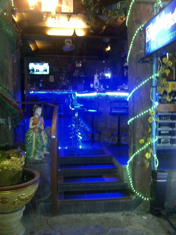 Eight Plus Hotel Bangkok Bagian luar foto