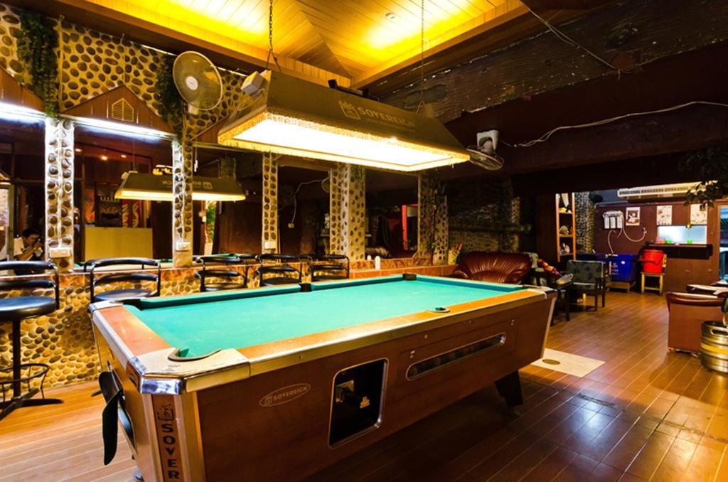 Eight Plus Hotel Bangkok Bagian luar foto